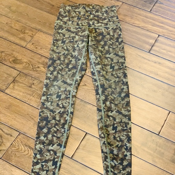 Lululemon Wunder Under Tights - Picture 3 of 8